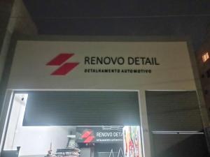 FACHADA EM ACM E LOGO PVC S/ ILUMINAÇÃO ACM E LETRA PVC S/ ILUMINAÇÃO Personalizado    
